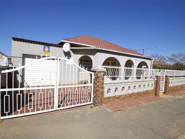 3 BEDROOM HOUSE - WEST TURRFONTEIN